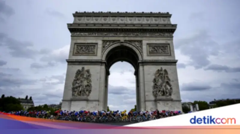 Polisi Prancis Tembak Mati Pria Bersenjata Pisau di Arc de Triomphe Paris