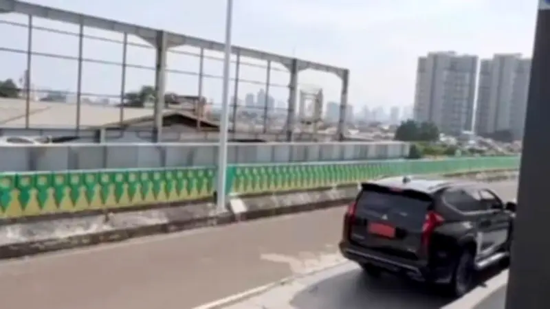 Polisi Selidiki Video Viral Mobil Diduga Berpelat TNI di Jalur Khusus TransJakarta