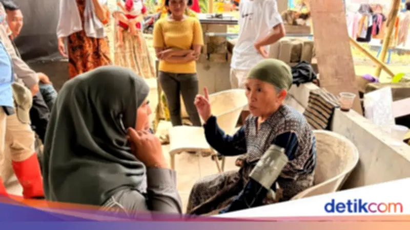 Polres Bogor Periksa Kesehatan 155 Warga Korban Banjir di Babakan Madang