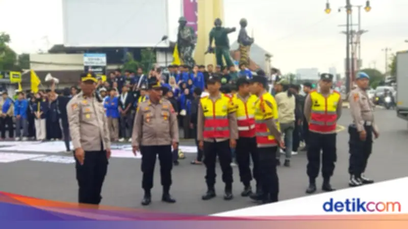 Polres Sukoharjo Bagikan 250 Takjil Gratis di Kartasura dan Solo Baru