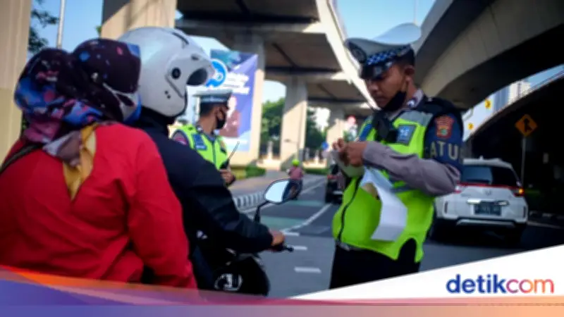 Polri Kembali Berlakukan Tilang Manual, Evaluasi Pasca Larangan Tunjukkan Peningkatan Kecelakaan