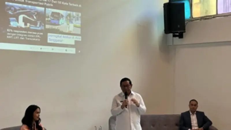 Pramono Anung Siap Ganti Truk Sampah Solar ke Listrik Mulai 2026 Tekan Polusi