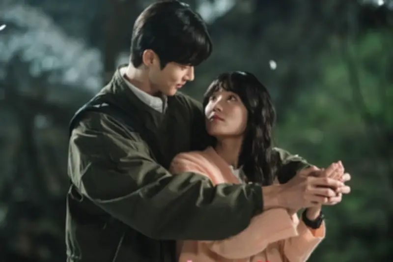 Rekomendasi Drama Korea Romantis untuk Rayakan Valentine Bersama Pasangan