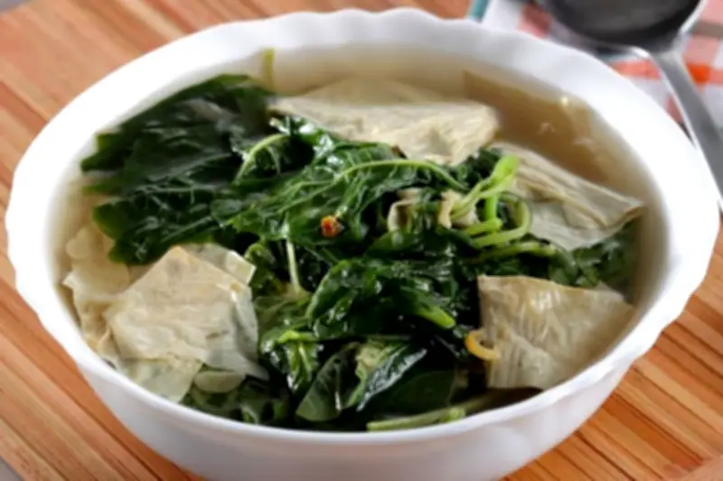 Resep Sayur Bening Bayam Sederhana dan Praktis untuk Menu Sahur