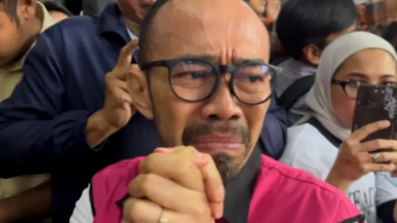 Riva Siahaan Menangis Haru Lihat Pendukung Padati Pengadilan Tipikor Jelang Sidang Vonis