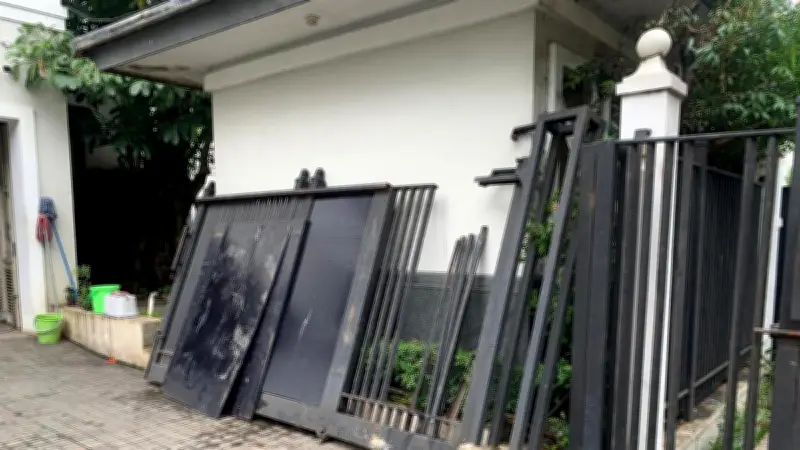 Rumah Jusuf Kalla Ditabrak Mobil Subuh Hari di Dharmawangsa, Sopir Diduga Mengantuk