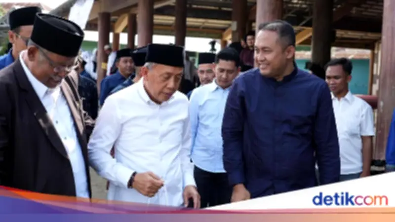 Safari Ramadan Saan Mustopa: Kunjungi Pesantren, Tegaskan Peran Strategis Pendidikan Agama