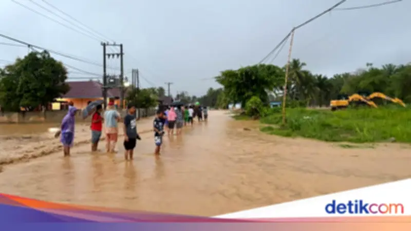 Seluruh Kecamatan Tapteng Terendam Banjir, Jembatan Putus dan Rumah Rusak