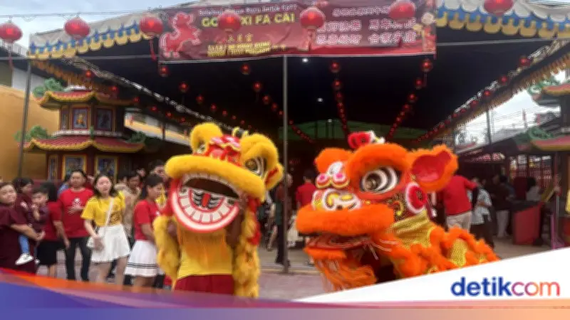 Semarak Imlek 2577: Barongsai dan Tradisi Lepas Burung Warnai Perayaan di Palembang