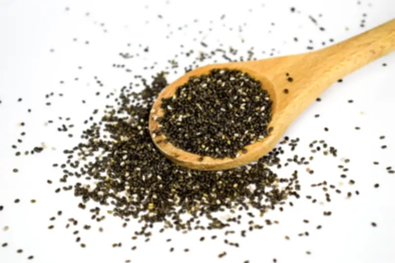 Serupa Tapi Tak Sama: Ini Perbedaan Utama Chia Seed dan Biji Selasih