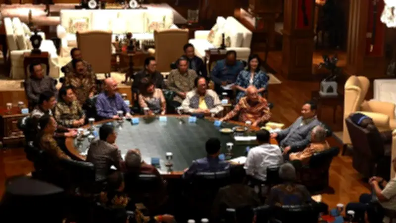 Seskab Teddy Paparkan Isi Pertemuan Prabowo dan APINDO, Fokus Penciptaan Lapangan Kerja