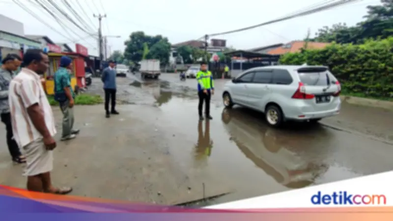 Siswi Tewas Tertabrak Truk Molen di Tangerang Akibat Jalan Berlubang yang Tergenang
