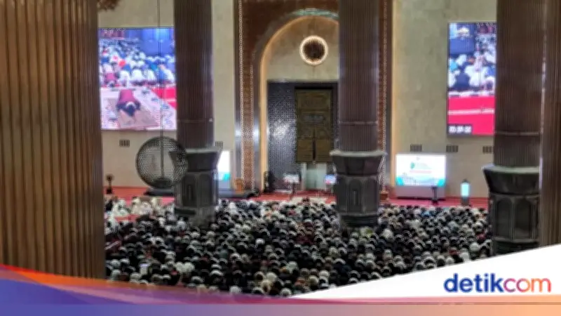 Suasana Khidmat Warnai Salat Tarawih Perdana Ramadan 1447 H di Masjid Istiqlal