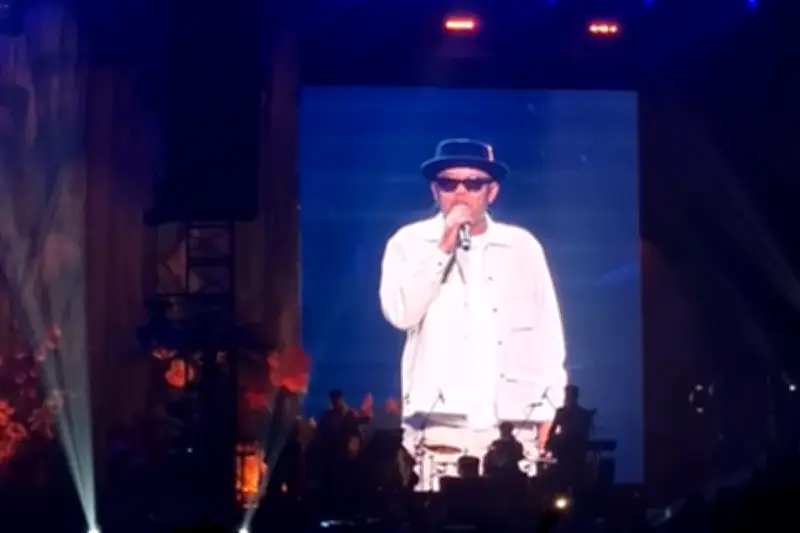 Sule Bikin Kejutan di Konser Koma Live dengan Penampilan Mendadak