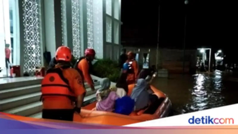 Tanggul Sungai Citalahab Jebol Lagi, Ratusan Rumah di Ciamis Terendam Banjir