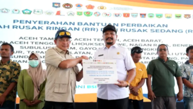 Tito Karnavian Pastikan Bantuan Perbaikan Rumah untuk Korban Bencana Sumatera