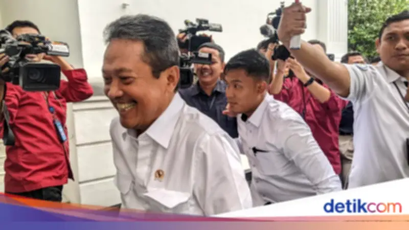 Trenggono Hanya Tersenyum Ditanya Rekonsiliasi dengan Purbaya Usai Ribut Anggaran Kapal
