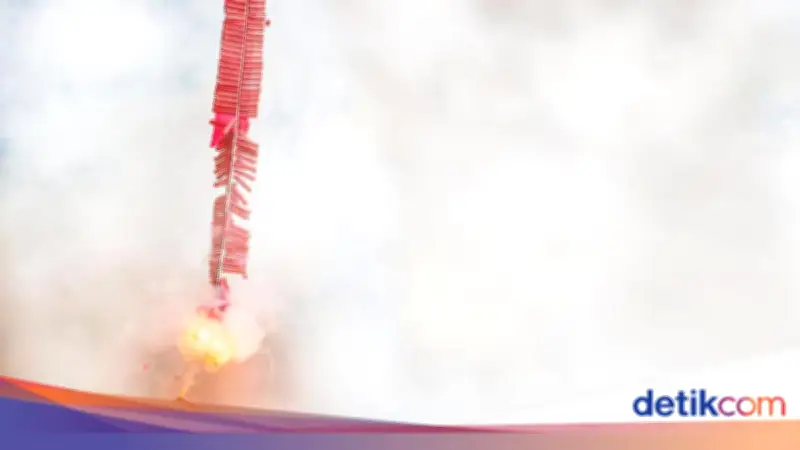 Viral Aksi Pemuda Lempar Petasan ke Sopir Angkot di Tangerang, Polisi Selidiki