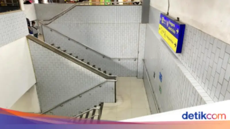 Warga Depok Keluhkan Akses Stasiun Baru Hanya Tangga, Tak Ramah Disabilitas