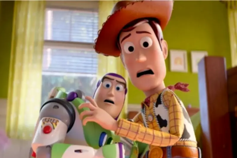 Woody Botak di Trailer Toy Story 5, Forky Jelaskan Tanda Mainan Tua