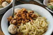 6 Mie Ayam Legendaris dan Favorit di Bogor, Enak dan Mengenyangkan