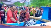 Anggota DPR Kaisar Berikan Bantuan Kapal untuk Nelayan Muda di Cilacap