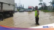 Banjir di Jalur Pantura Semarang Sebabkan Kemacetan Panjang 15 Kilometer