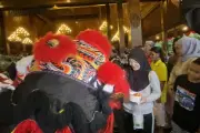 Barongsai Tampil di Solo Saat Ramadhan, Meriahkan Suasana Jelang Buka Puasa