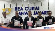 Bea Cukai dan BNN Gagalkan Penyelundupan 4.080 Butir Ekstasi dalam Paket Gaun Pernikahan
