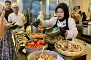 Bolehkah Memesan Makanan di Luar Menu di Restoran Hotel? Ini Aturannya