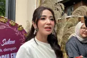 Dewi Perssik Bangga Putra Pilih Jadi Abdi Negara di Akademi Militer