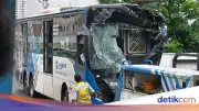 Dua Bus TransJakarta Tabrakan di Jalur Langit Koridor 13 Akibat Sopir Tertidur