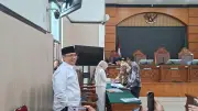 Eks Menag Yaqut Tersenyum Lebar Jelang Sidang Praperadilan Kasus Kuota Haji