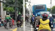 Kecelakaan Maut di Matraman, Pelajar Tewas Akibat Jalan Berlubang dan Licin