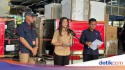 Komdigi dan Telkomsel Salurkan Bantuan Telekomunikasi Gratis untuk Korban Banjir Sumatera