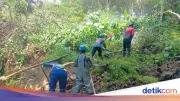 Longsor di Tasikmalaya Putuskan Jalan Penghubung Dua Kecamatan