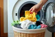 Mengapa Pakaian Bau Apak Setelah Dicuci? Ini Penyebab dan Solusinya