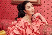 Michelle Yeoh Terima Bintang di Hollywood Walk of Fame, Ucapkan Terima Kasih