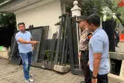 Pagar Rumah Jusuf Kalla Roboh Ditabrak Mobil Jeep di Kebayoran Baru