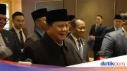 Prabowo Tertawa Tanggapi Pujian Trump: 'I Don't Wanna Fight Him'