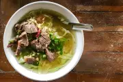 Rahasia Kuah Soto Daging Kaya Rasa Tanpa Lemak, Intip Tips Mengolahnya