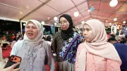 Tiga Sahabat Nikmati Keberagaman di Imlek Festival 2577, Jadi Destinasi Ngabuburit Usai Kantor