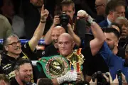 Tyson Fury Rebut Sabuk WBC dari Wilder Lewat Kemenangan TKO di Ronde 7