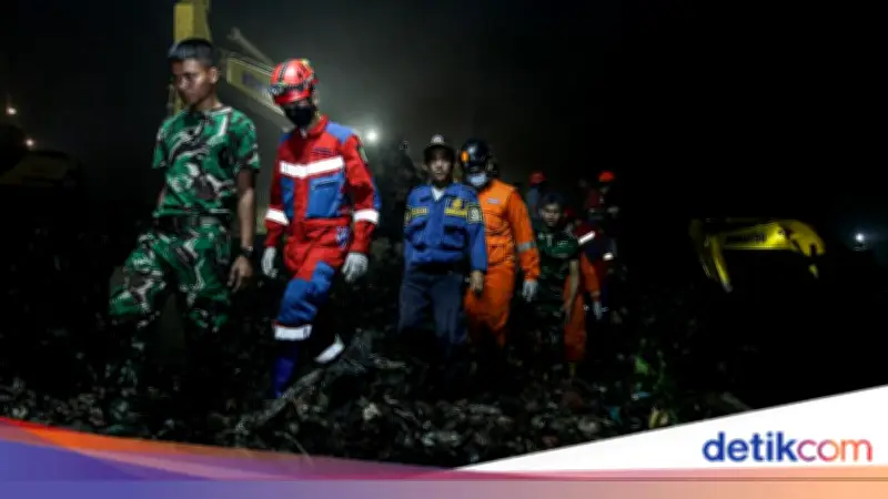 4 Korban Tewas dalam Longsor Sampah di TPST Bantargebang, Bekasi