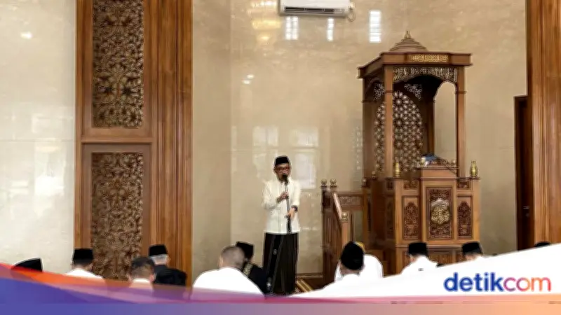 Ace Hasan dan Pengurus Golkar Salat Id di Masjid Thayyibah, Bahlil Beribadah di Papua