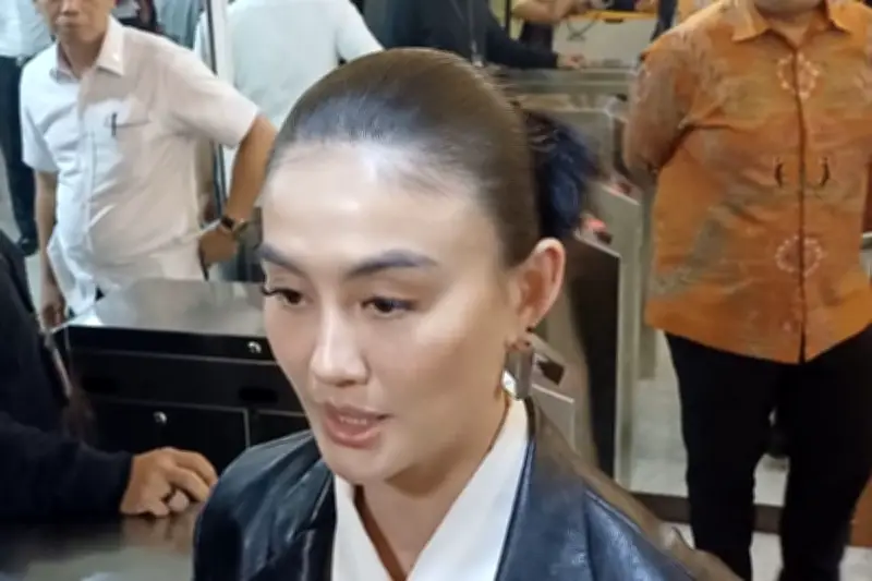 Agnez Mo Klarifikasi Kondisi di Dubai, Bantah Isu Terjebak di Tengah Ketegangan