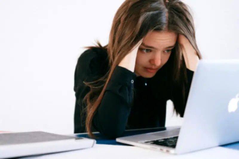 AI Brain Fry: Kelelahan Mental Baru Akibat Kecerdasan Buatan di Tempat Kerja