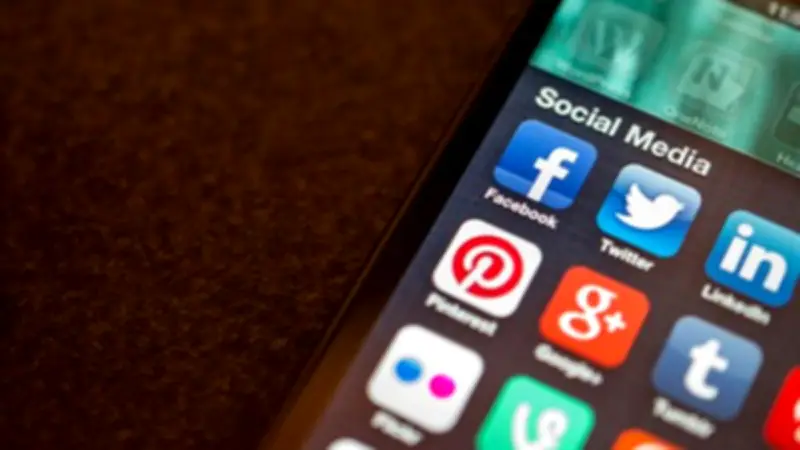 Anak di Bawah 16 Tahun Dilarang Punya Akun Medsos, TikTok hingga Roblox Diblokir