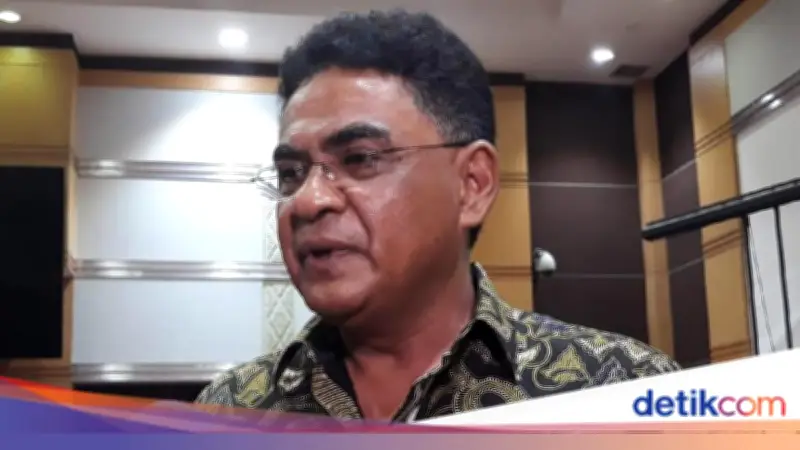 Andreas PDIP Usul Pemotongan Gaji Pejabat Dimulai dari Presiden dan Wapres