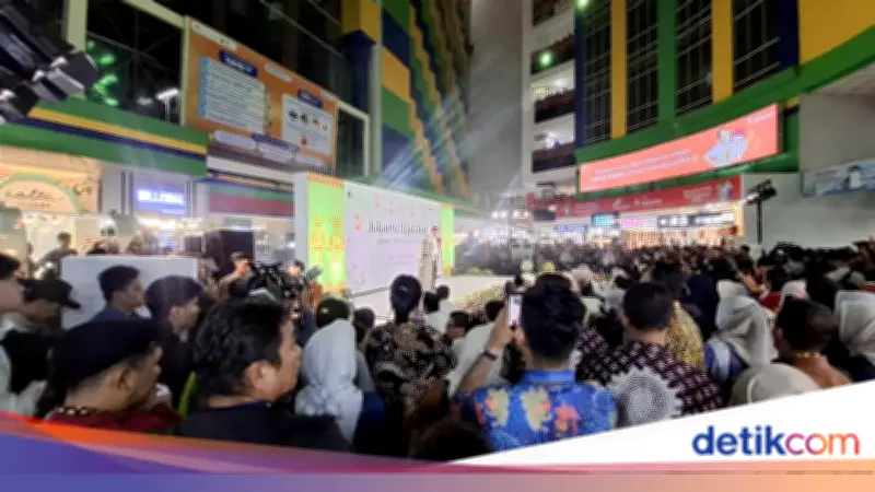 Antusiasme Meriah di Tanah Abang Saat Fashion Show Jakarta Hijab Fest 2026
